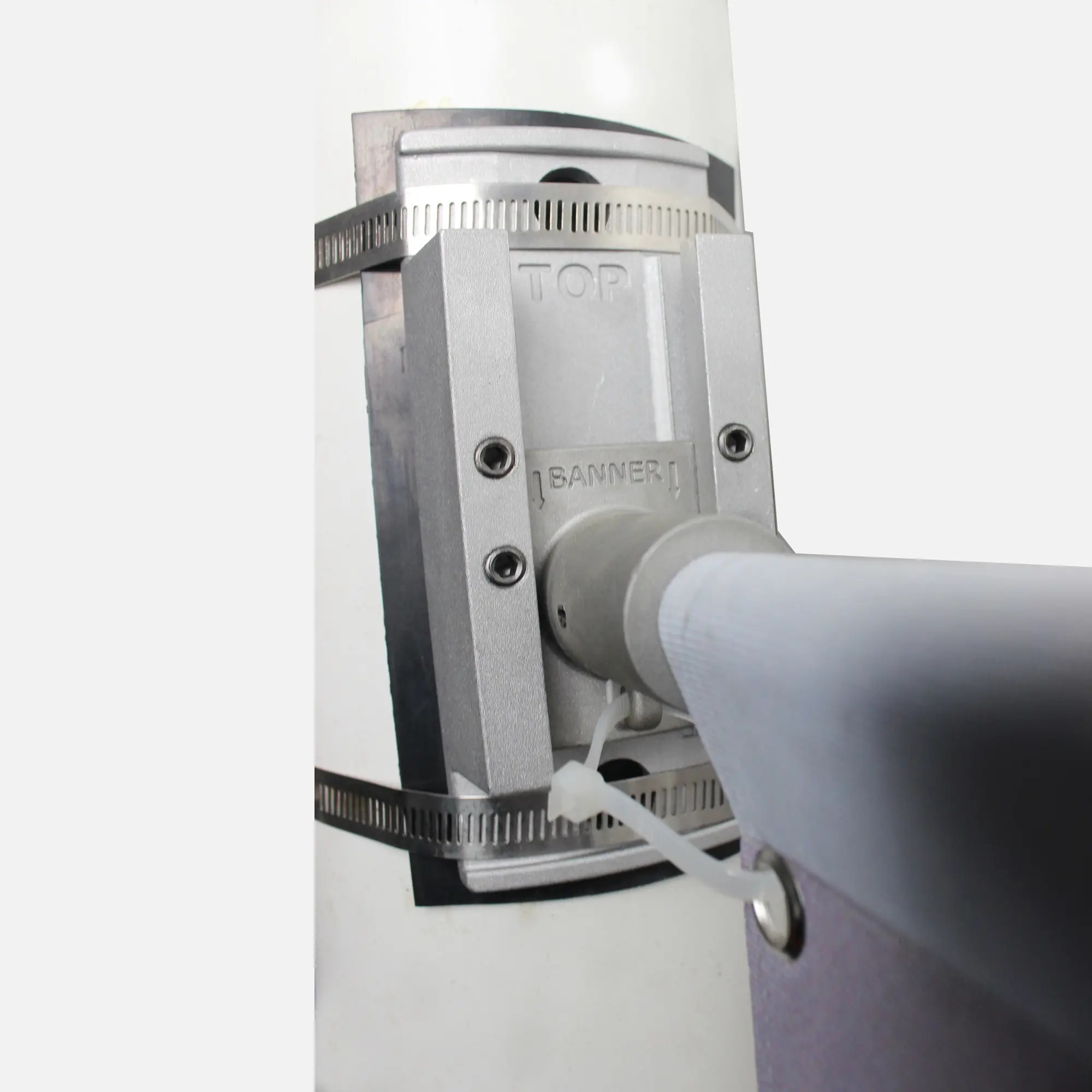 Banner Bracket with RoundPro Arm