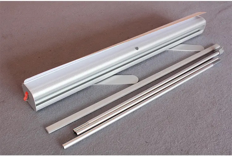 Aluminum roll up stand