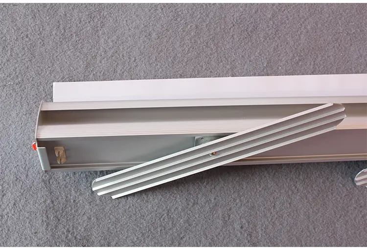 Aluminum roll up stand